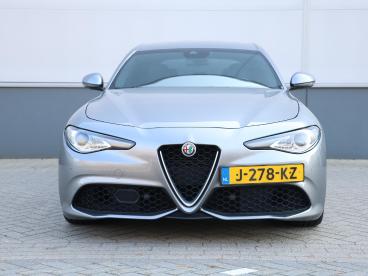 SPOTICAR Alfa Romeo Giulia 200pk Super | 1ste Eigenaar | Camera | Leer | Spor Tweedehands - Sedan Benzine Grijs - Baarn - 1200301449_5