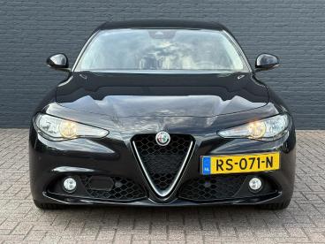 SPOTICAR Alfa Romeo Giulia 2.0t Super | Dealer Onderhouden | All Season Bande Tweedehands - Sedan Benzine Zwart - Hengelo - 1200301614_2