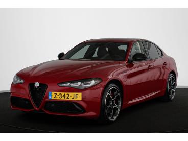 SPOTICAR Alfa Romeo Giulia  Tweedehands - Sedan Benzine Rood - Amsterdam - 1200304025_1