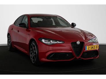SPOTICAR Alfa Romeo Giulia  Tweedehands - Sedan Benzine Rood - Amsterdam - 1200304025_2
