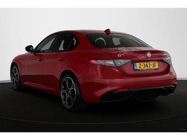 SPOTICAR Alfa Romeo Giulia  Tweedehands - Sedan Benzine Rood - Amsterdam - 1200304025_4