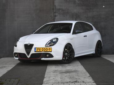 SPOTICAR Alfa Romeo Giulietta Super 1.4 Turbo Multiair 170pk Automaat 19'' Ti Ve Tweedehands - Hatchback Benzine Wit - Sittard - 1200292495_1