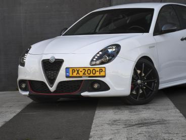 SPOTICAR Alfa Romeo Giulietta Super 1.4 Turbo Multiair 170pk Automaat 19'' Ti Ve Tweedehands - Hatchback Benzine Wit - Sittard - 1200292495_2