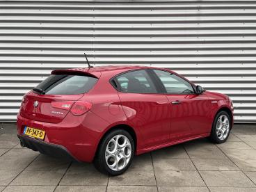SPOTICAR Alfa Romeo Giulietta 1.4 Turbo Multiair Super Pack Veloce | Navigatie | Tweedehands - Hatchback Benzine Rood - Velp - 1200293953_3