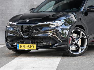 SPOTICAR Alfa Romeo Junior Elettrica Veloce 54 Kwh 282pk Automaat 20''lm | Ma Tweedehands - Suv Elektrisch Zwart - Sittard - 1200269519_2