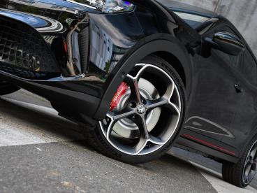 SPOTICAR Alfa Romeo Junior Elettrica Veloce 54 Kwh 282pk Automaat 20''lm | Ma Tweedehands - Suv Elektrisch Zwart - Sittard - 1200269519_3