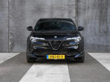SPOTICAR Alfa Romeo Junior Elettrica Veloce 54 Kwh 282pk Automaat 20''lm | Ma Tweedehands - Suv Elektrisch Zwart - Sittard - 1200269519_4