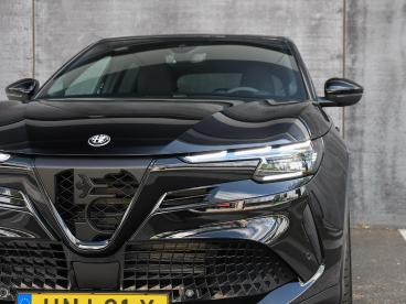 SPOTICAR Alfa Romeo Junior Elettrica Veloce 54 Kwh 282pk Automaat 20''lm | Ma Tweedehands - Suv Elektrisch Zwart - Sittard - 1200269519_5