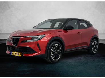 SPOTICAR Alfa Romeo Junior Elettrica Speciale 54 Kwh 156pk | Sport Pack | Pac Tweedehands - Suv Elektrisch Rood - De Meern - 1200279516_1