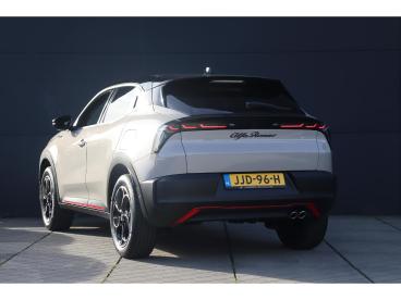 SPOTICAR Alfa Romeo Junior 1.2 Turbo Hybrid Ibrida Speciale / Panoramadak / V Tweedehands - Suv Hybride Grijs - Amsterdam - 1200281502_3