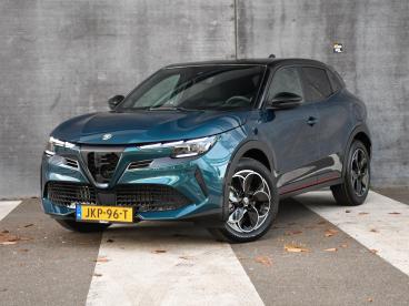 SPOTICAR Alfa Romeo Junior Speciale 1.2 Turbo Ibrida 145pk Automaat Schuif-da Tweedehands - Suv Hybride Blauw - Sittard - 1200281504_1