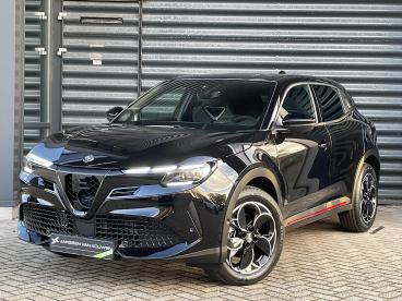 SPOTICAR Alfa Romeo Junior 1.2 Turbo Hybrid Ibrida Speciale 18 Inch Velgen * Tweedehands - Suv Hybride Zwart - Almere - 1200282138_1