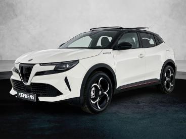 SPOTICAR Alfa Romeo Junior 1.2 Turbo Hybrid Ibrida Speciale | 8 Jaar Garantie Tweedehands - Suv Hybride Wit - Eindhoven - 1200283740_1