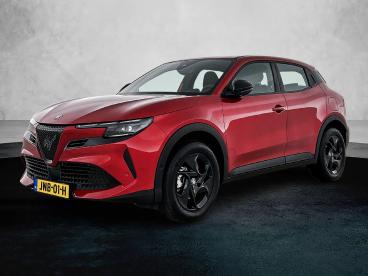 SPOTICAR Alfa Romeo Junior 1.2 Ibrida 145pk Automaat | Climate Control | Navi Tweedehands - Suv Hybride Rood - Eindhoven - 1200283896_1