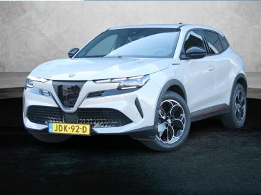 SPOTICAR Alfa Romeo Junior Elettrica Speciale 54 Kwh Elektrische Verstelbare Tweedehands - Suv Elektrisch Beige - Nijkerk - 1200283904_1