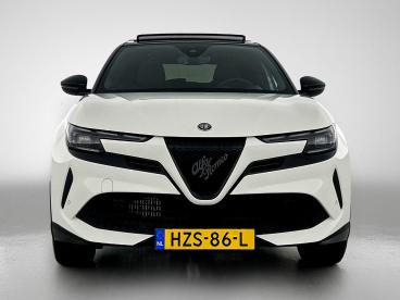 SPOTICAR Alfa Romeo Junior Q4 1.2 Hybrid Ibrida 145pk Automaat | Climate Cont Tweedehands - Suv Hybride Wit - Eindhoven - 1200283923_3
