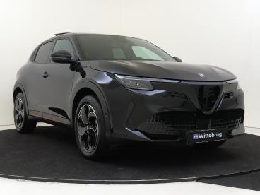 SPOTICAR Alfa Romeo Junior Elettrica Speciale 54 Kwh | Schuifdak | Elek. Acht Tweedehands - Suv Elektrisch Zwart - Bergschenhoek - 1200285327_3