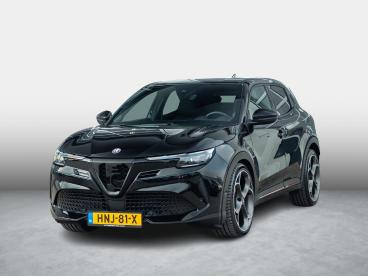 SPOTICAR Alfa Romeo Junior Elettrica Veloce 54 Kwh | 280pk | Clima | Navi | A Tweedehands - Suv Elektrisch Zwart - Waddinxveen - 1200286684_1