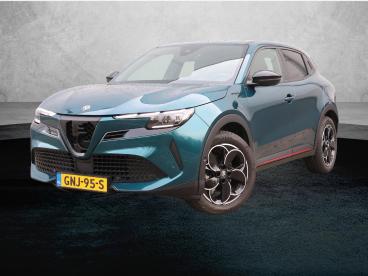 SPOTICAR Alfa Romeo Junior Elettrica Speciale 54 Kwh 156pk | Navigatie | Stoe Tweedehands - Suv Elektrisch Blauw - De Meern - 1200287449_1