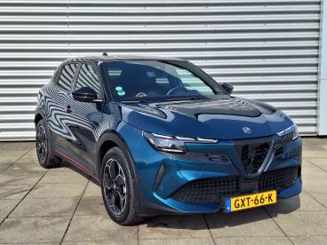 SPOTICAR Alfa Romeo Junior Elettrica Speciale 54 Kwh Navigatie | Camera | Ele Tweedehands - Suv Elektrisch Blauw - Velp - 1200289612_2