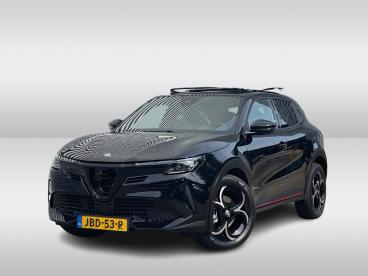 SPOTICAR Alfa Romeo Junior 1.2 Turbo Hybrid Ibrida Q4 Sportpack | Techno Pakk Tweedehands - Suv Hybride Zwart - S'gravenhage - 1200290180_1