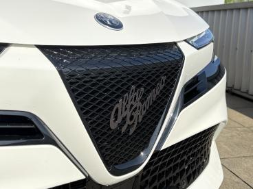 SPOTICAR Alfa Romeo Junior 1.2 Turbo Hybrid Ibrida Sport Speciale | Schuif Ka Tweedehands - Suv Hybride Wit - Velp - 1200291258_2