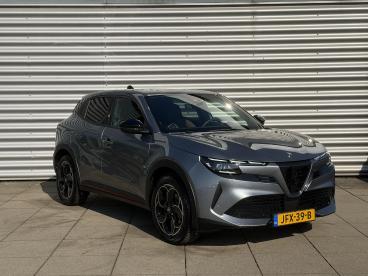 SPOTICAR Alfa Romeo Junior Elettrica Speciale 54 Kwh Navigatie | Camera | Led Tweedehands - Suv Elektrisch Grijs - Velp - 1200291689_2