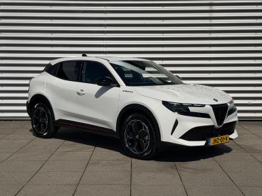 SPOTICAR Alfa Romeo Junior Elettrica 54 Kwh Navigatie | Camera | Elektrische Tweedehands - Suv Elektrisch Wit - Velp - 1200294676_2