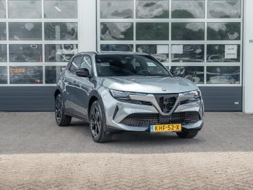 SPOTICAR Alfa Romeo Junior Elettrica Speciale 54 Kwh | Techno Pack | Warmtepo Tweedehands - Suv Elektrisch Grijs - Waddinxveen - 1200295082_4
