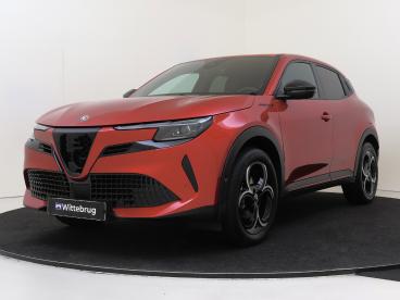 SPOTICAR Alfa Romeo Junior 1.2 Turbo Hybrid Ibrida Speciale | Elek. Achterkle Tweedehands - Suv Hybride Rood - Bergschenhoek - 1200295709_1