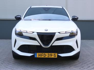 SPOTICAR Alfa Romeo Junior 1.2 136pk Hybrid Ibrida Speciale | Sport Pack | Na Tweedehands - Suv Hybride Wit - De Meern - 1200297274_5