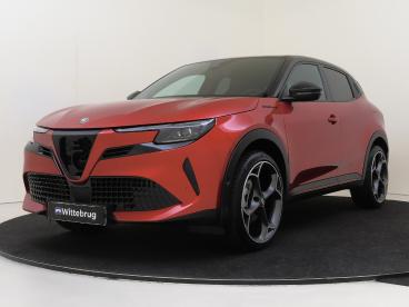 SPOTICAR Alfa Romeo Junior 1.2 Turbo Hybrid Ibrida Speciale Yp Tweedehands - Suv Hybride Rood - Den Haag - 1200298824_1