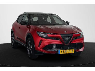 SPOTICAR Alfa Romeo Junior 1.2 Turbo Hybrid Ibrida Sport Speciale Pano Massag Tweedehands - Suv Hybride Rood - Amsterdam - 1200300168_2