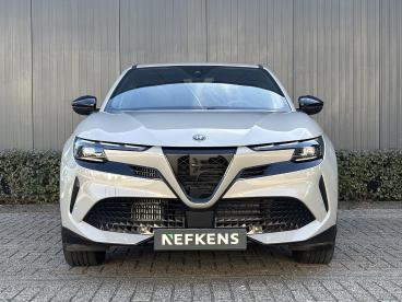 SPOTICAR Alfa Romeo Junior 145pk Hybrid Ibrida Speciale Automaat | Navigatie Tweedehands - Suv Hybride Grijs - Baarn - 1200302655_2