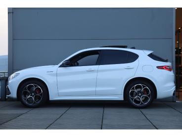 SPOTICAR Alfa Romeo Stelvio 2.0t 280pk Awd Veloce / Origineel Nl / Panoramadak Tweedehands - Suv Benzine Wit - Amsterdam - 1200247974_2