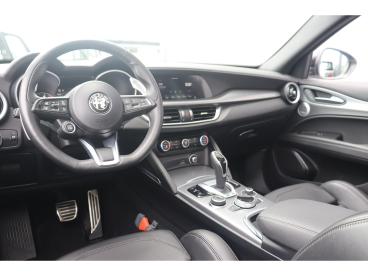 SPOTICAR Alfa Romeo Stelvio 2.0t 280pk Awd Veloce / Origineel Nl / Panoramadak Tweedehands - Suv Benzine Wit - Amsterdam - 1200247974_3