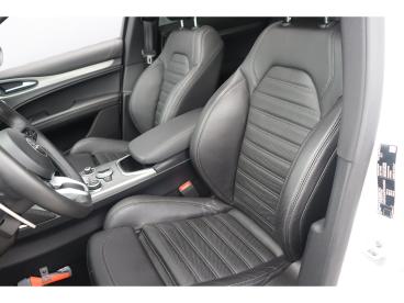 SPOTICAR Alfa Romeo Stelvio 2.0t 280pk Awd Veloce / Origineel Nl / Panoramadak Tweedehands - Suv Benzine Wit - Amsterdam - 1200247974_5