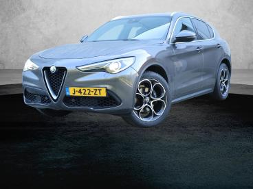 SPOTICAR Alfa Romeo Stelvio 2.0 280pk Awd B-tech | Lederen Bekleding | Bi-xeno Tweedehands - Suv Benzine Grijs - De Meern - 1200269492_1