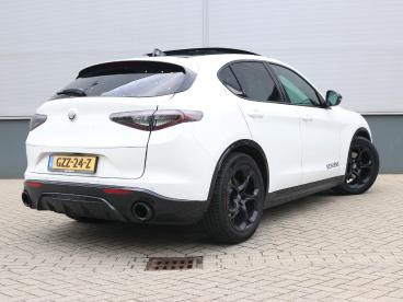SPOTICAR Alfa Romeo Stelvio 280pk Turbo Gme Awd Tributo Italiano | Winterpakke Tweedehands - Suv Benzine Wit - De Meern - 1200270635_3