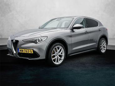 SPOTICAR Alfa Romeo Stelvio 2.0 T 280pk First Edition Awd Automaat | Navigatie Tweedehands - Suv Benzine Grijs - Baarn - 1200282193_1