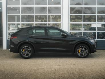 SPOTICAR Alfa Romeo Stelvio 2.0 Turbo Aut. Awd 200pk Super | Navi | Apple Carp Tweedehands - Suv Benzine Zwart - Waddinxveen - 1200284384_4