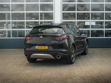 SPOTICAR Alfa Romeo Stelvio 2.0 Turbo Aut. Awd 200pk Super | Navi | Apple Carp Tweedehands - Suv Benzine Zwart - Waddinxveen - 1200284384_5