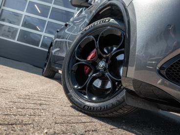 SPOTICAR Alfa Romeo Stelvio 2.0 Turbo 280pk Awd Veloce | Schuif/kanteldak | Ha Tweedehands - Suv Benzine Grijs - Waddinxveen - 1200300114_5
