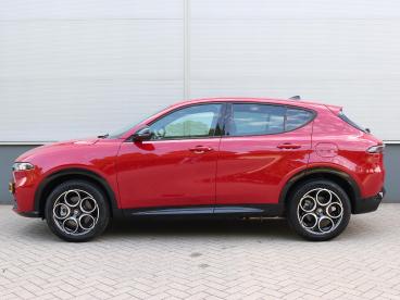 SPOTICAR Alfa Romeo Tonale 1.3t Phev 280pk Sprint | Stoelverwarming | Navigat Tweedehands - Suv Plugin Hybrid Rood - Eindhoven - 1200279620_2