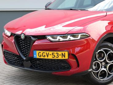 SPOTICAR Alfa Romeo Tonale 1.3t Phev 280pk Sprint | Stoelverwarming | Navigat Tweedehands - Suv Plugin Hybrid Rood - Eindhoven - 1200279620_5