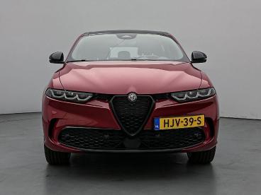 SPOTICAR Alfa Romeo Tonale Suv Tributo Italiano Hybrid 280 Pk Automaat | Navi Tweedehands - Suv Plugin Hybrid Rood - Eindhoven - 1200280648_3