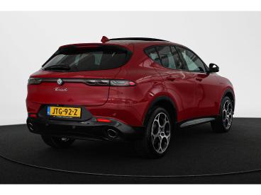 SPOTICAR Alfa Romeo Tonale 1.3t Phev Veloce Panoramadak Winter Pakket Adaptie Tweedehands - Suv Plugin Hybrid Rood - Almere - 1200284597_3