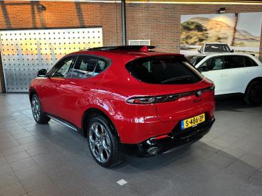 SPOTICAR Alfa Romeo Tonale 1.3t Phev 280pk Edizione Speciale | Panoramadak | Tweedehands - Suv Plugin Hybrid Rood - Baarn - 1200284803_2