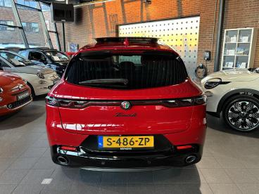 SPOTICAR Alfa Romeo Tonale 1.3t Phev 280pk Edizione Speciale | Panoramadak | Tweedehands - Suv Plugin Hybrid Rood - Baarn - 1200284803_3