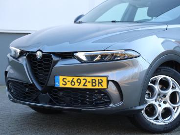 SPOTICAR Alfa Romeo Tonale 130pk Hybrid Sprint | 1ste Eigenaar | Winterpack | Tweedehands - Suv Hybride Grijs - De Meern - 1200288096_5